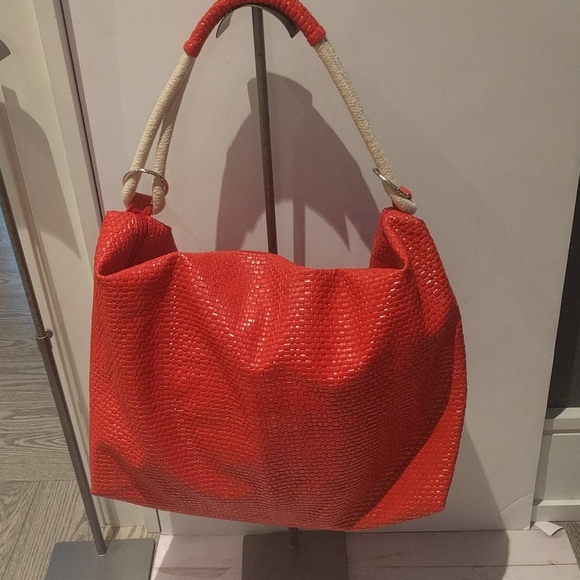 🌺Red faux leather bag by Black lutoe🍀🍀 - Picture 2 of 6